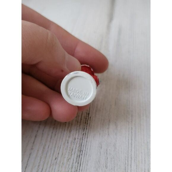 Mini red fire hydrant fire fighter accessory village - Picture 5 of 5